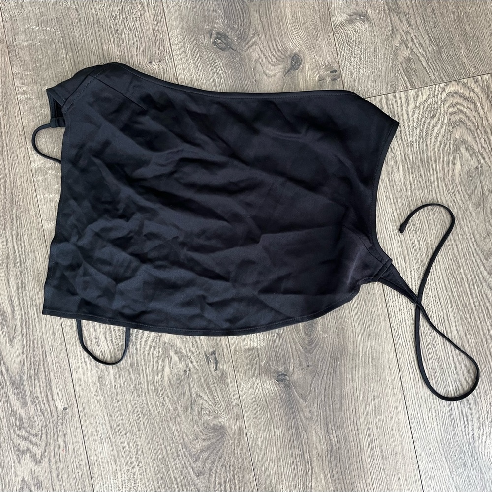 H:ours Black cropped top